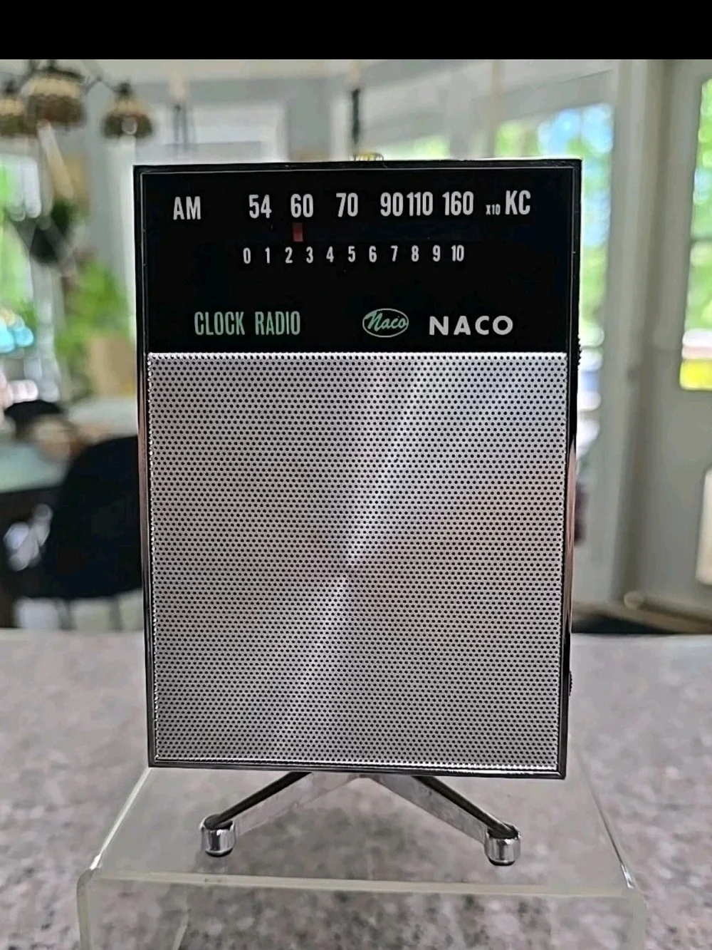Vintage Footed Swivel General Time / Naco / Transistor Clock Radio